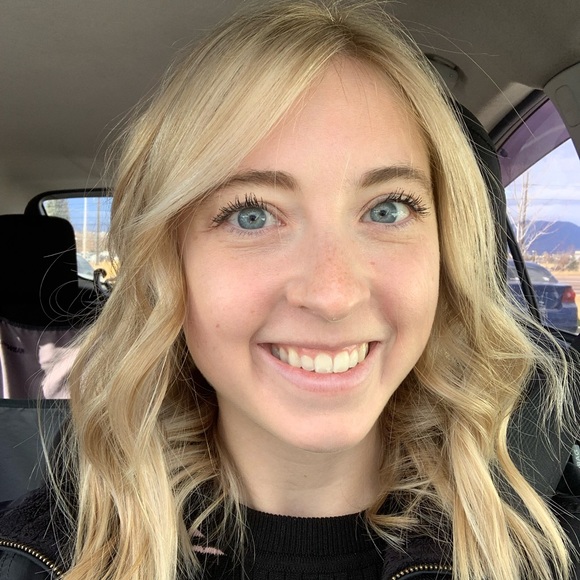 Meet your Posher, Megan - Picture 1 of 9